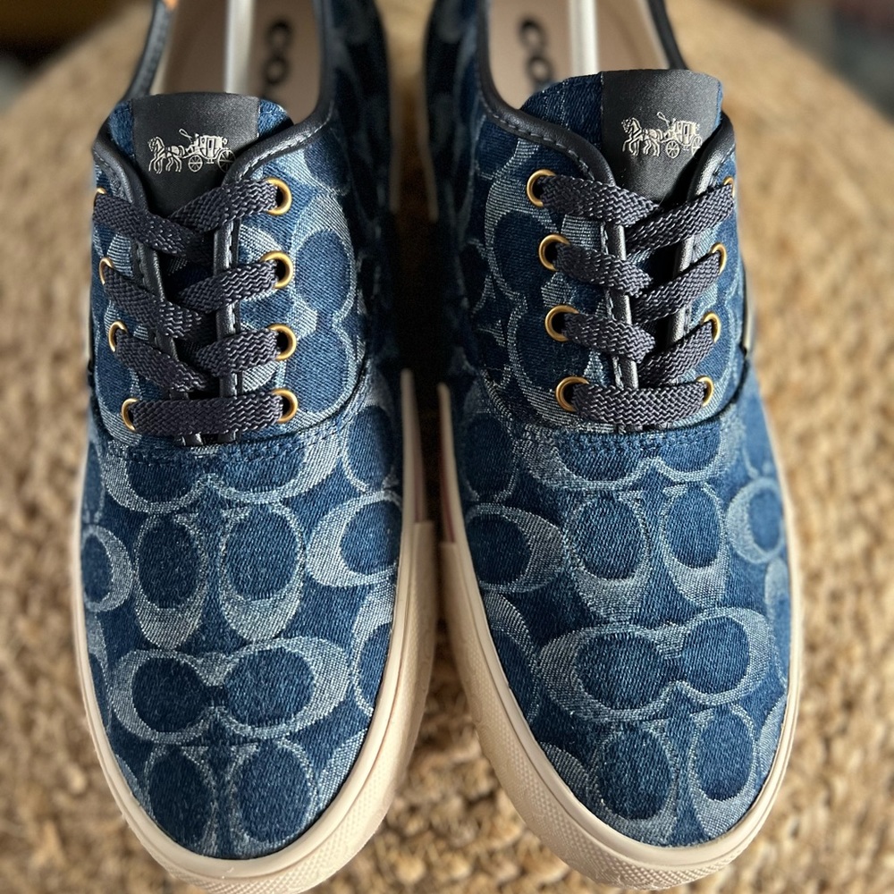 Limited Edition Coach sneakers!💙
